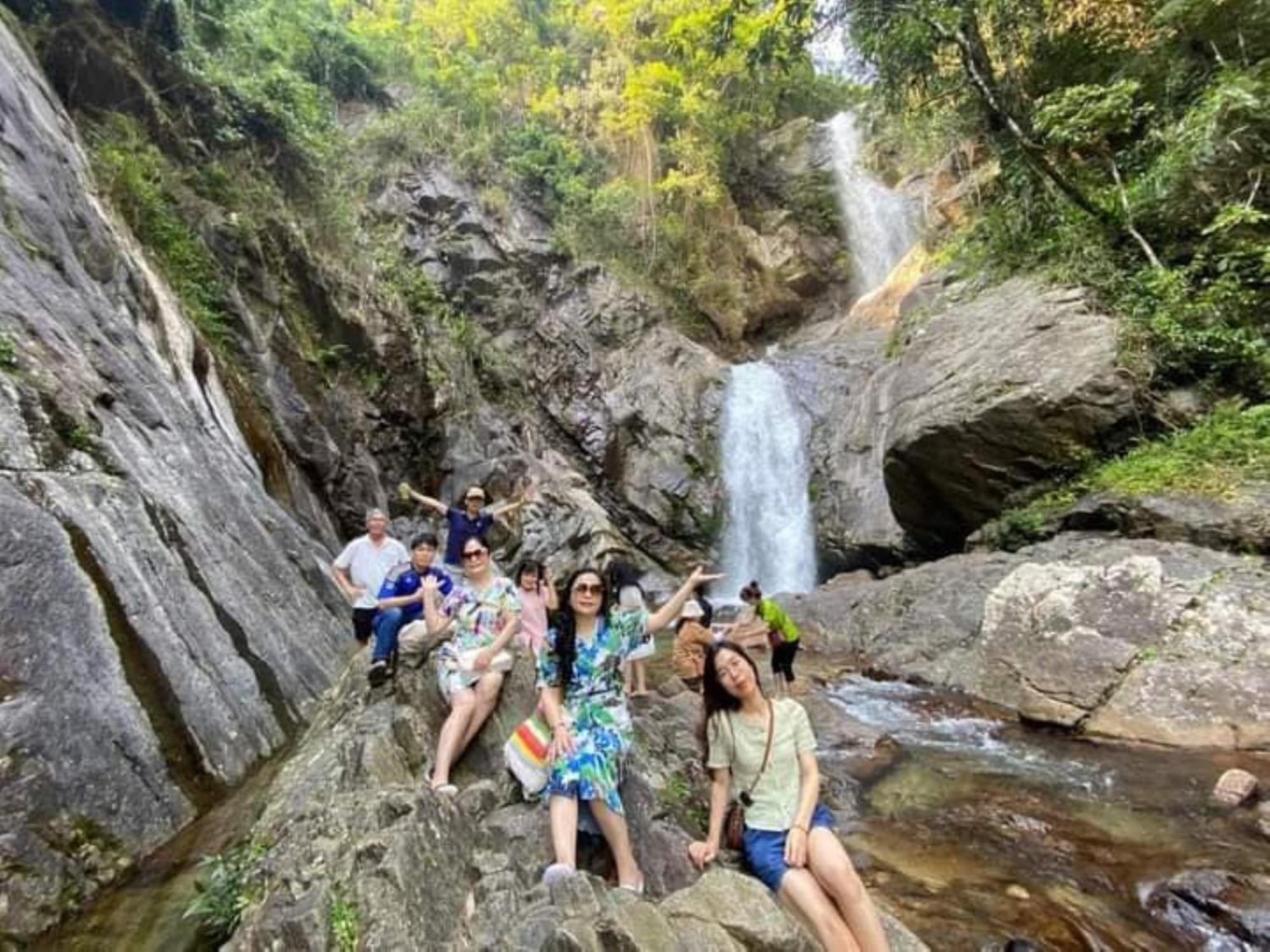Homestay Ho Son - Thac Anor A Luoi Екстер'єр фото